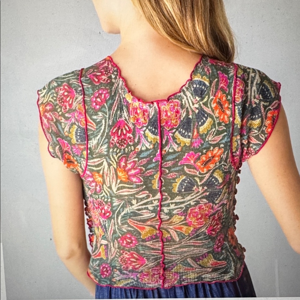 NATURAL LIFE Ruffle Floral Top - Picture 2 of 5